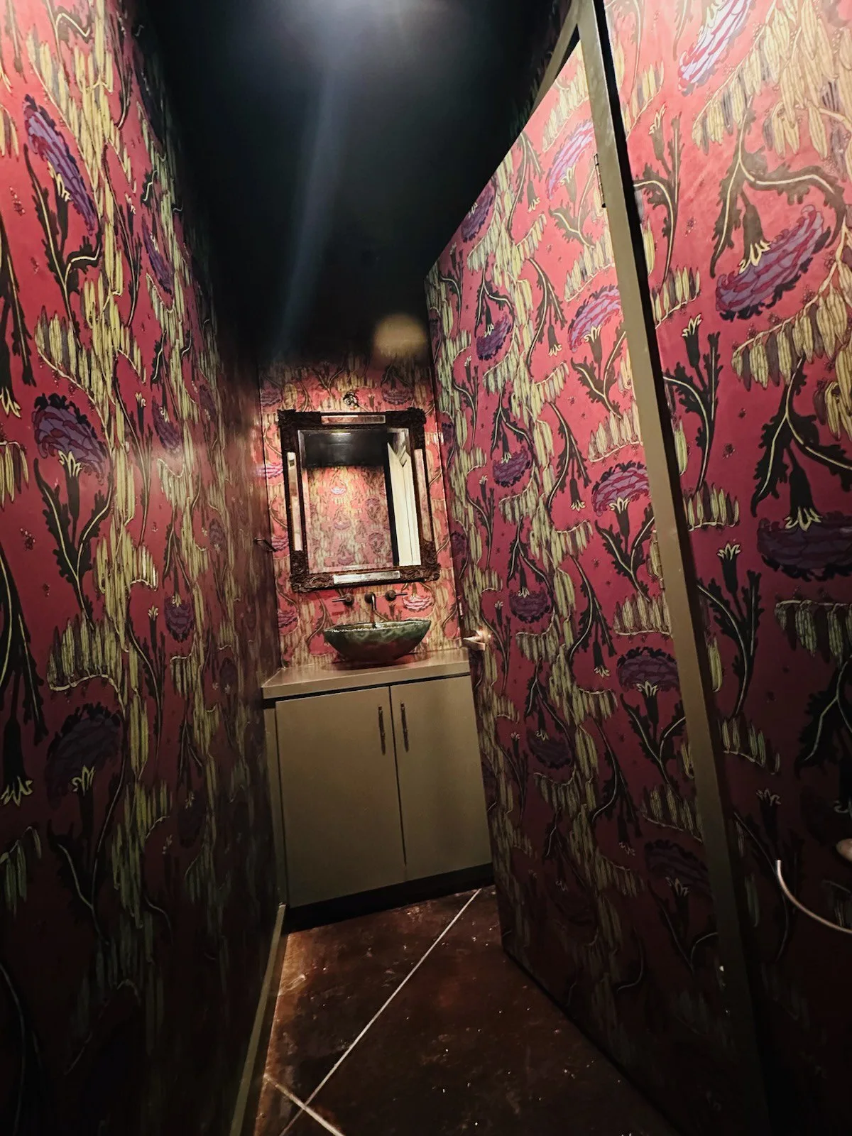 Commercial wallpaper installation Miami
